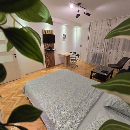 Azzurro Studio Apartment Белград Екстериор снимка